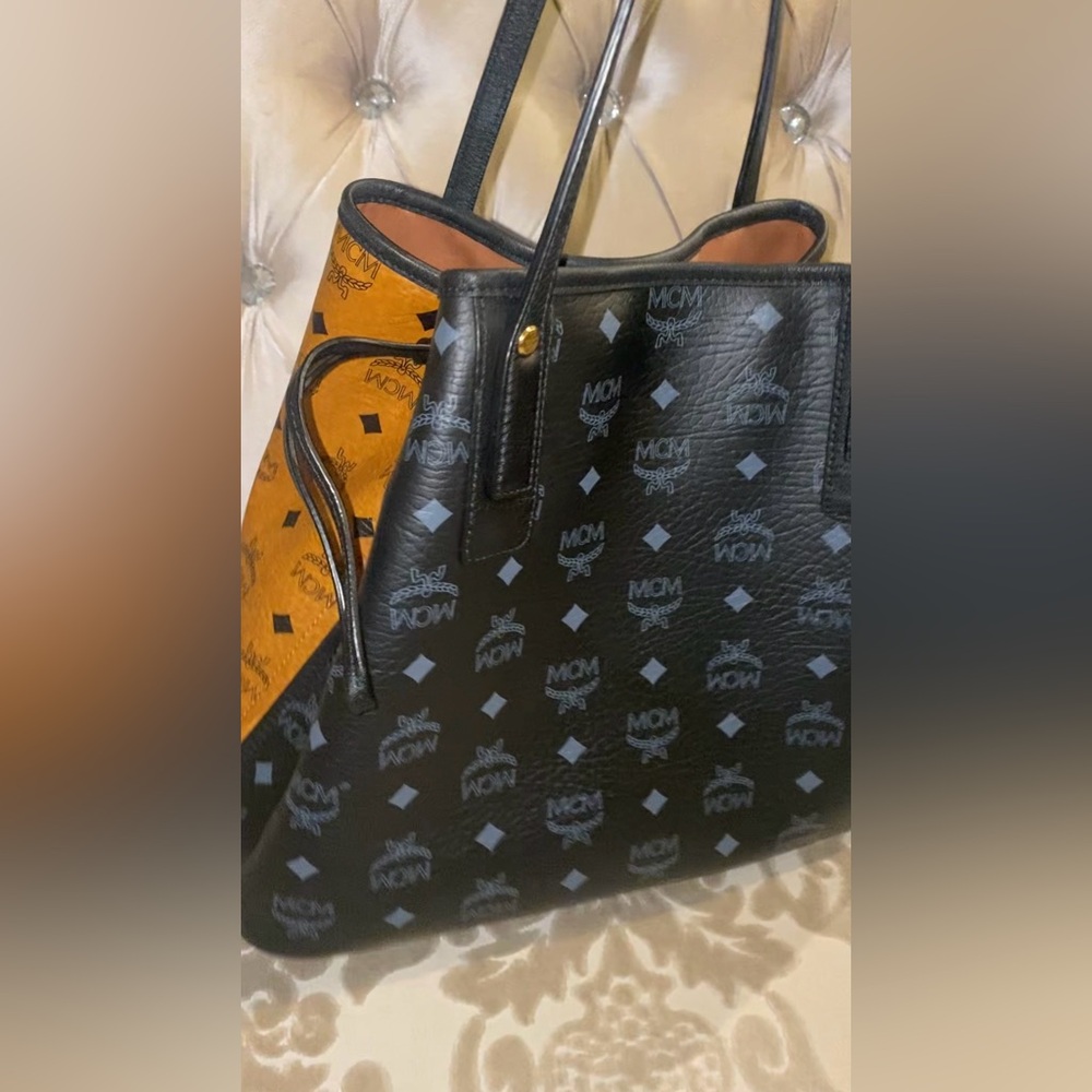 Authentic MCM Limited Edition Shopper with Studs (3-piece set) - Picture 7 of 17